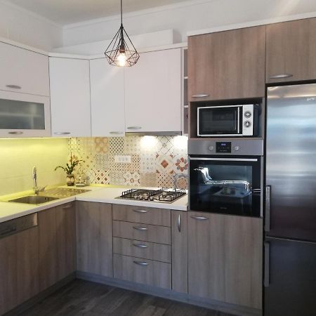 Отель Apartman Komadina Макарска Экстерьер фото