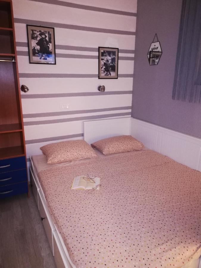 Отель Apartman Komadina Макарска Экстерьер фото