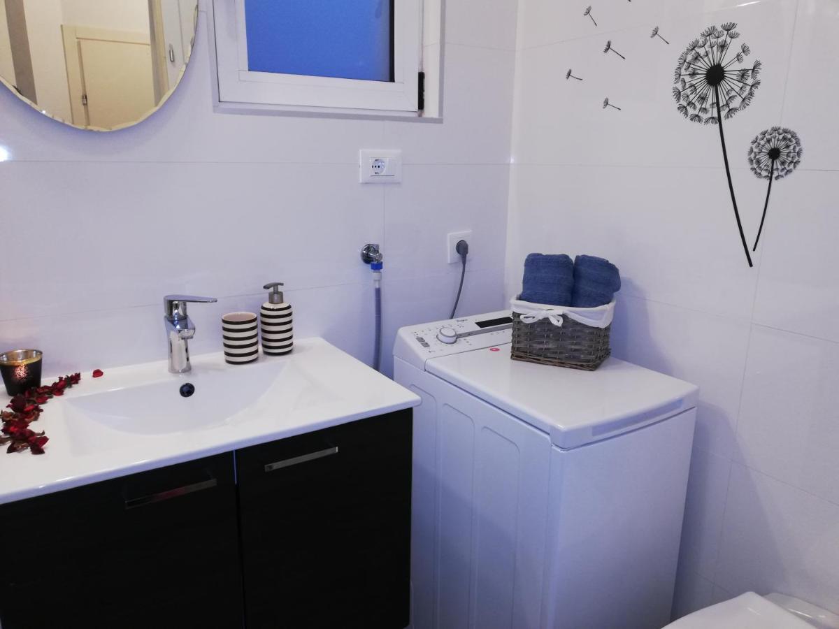 Отель Apartman Komadina Макарска Экстерьер фото